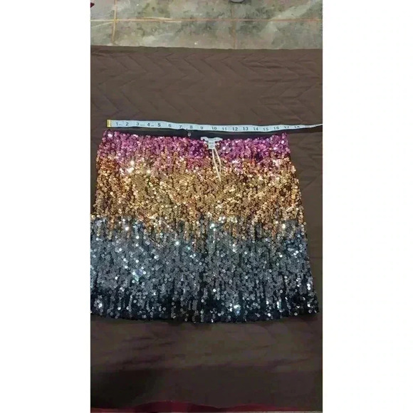 Women's sequin sparkle mini skirt size M by Deane perfect for concerts or clubs - Picture 1 of 4